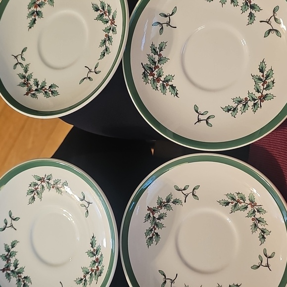 Set Of 4 Spode Christmas Tree Saucers/Plates - Picture 3 of 5